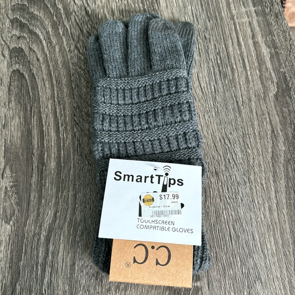 Touchscreen Compatible Gloves. Gray. NWT